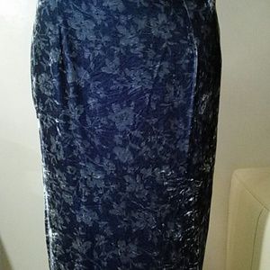 Silk and rayon blue skirt, size 10.
